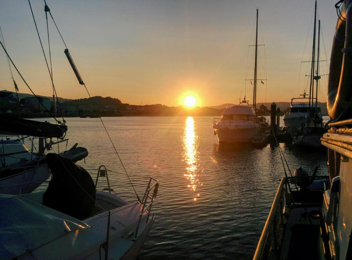 Barco 12 Mts Centro Bateau-hôtel Cangas