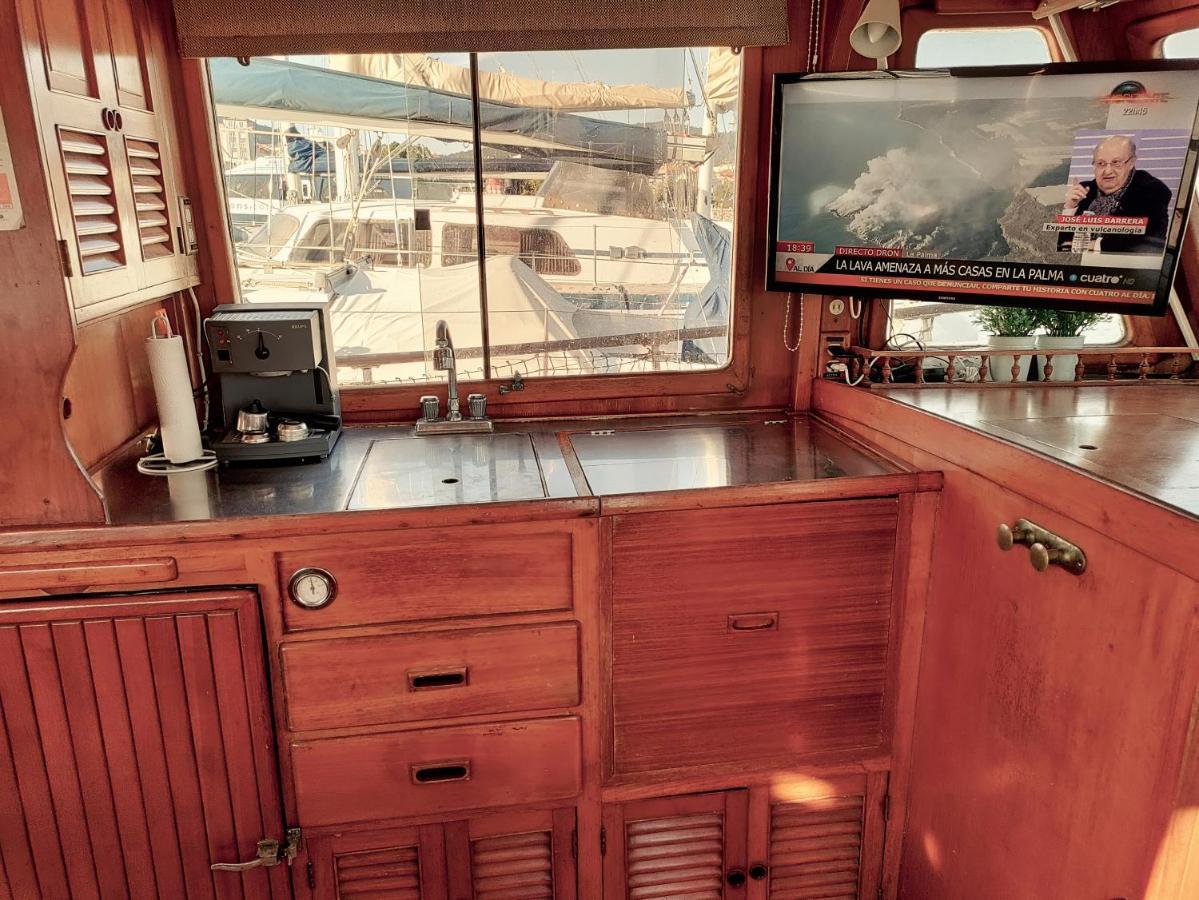 Botel Barco 12 Mts Centro *